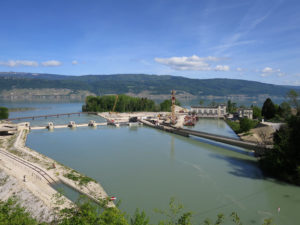 Stauwehr und Wasserkraftwerk Hagneck