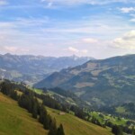 Viel Aussicht gab es heute, sogar nach hinten: Wenn man sich umdrehte, überblickte man den von der Stockhornkette flankierten unteren Teil des Simmentals.