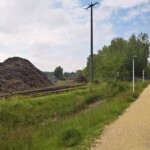 Die vermeintlichen Komposthaufen in Gerlafingen entpuppen sich aus der Nähe als geschredderte Autos.